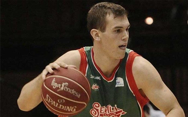 Artroscopia de cadera al jugador de la ACB Nikola Radicevic